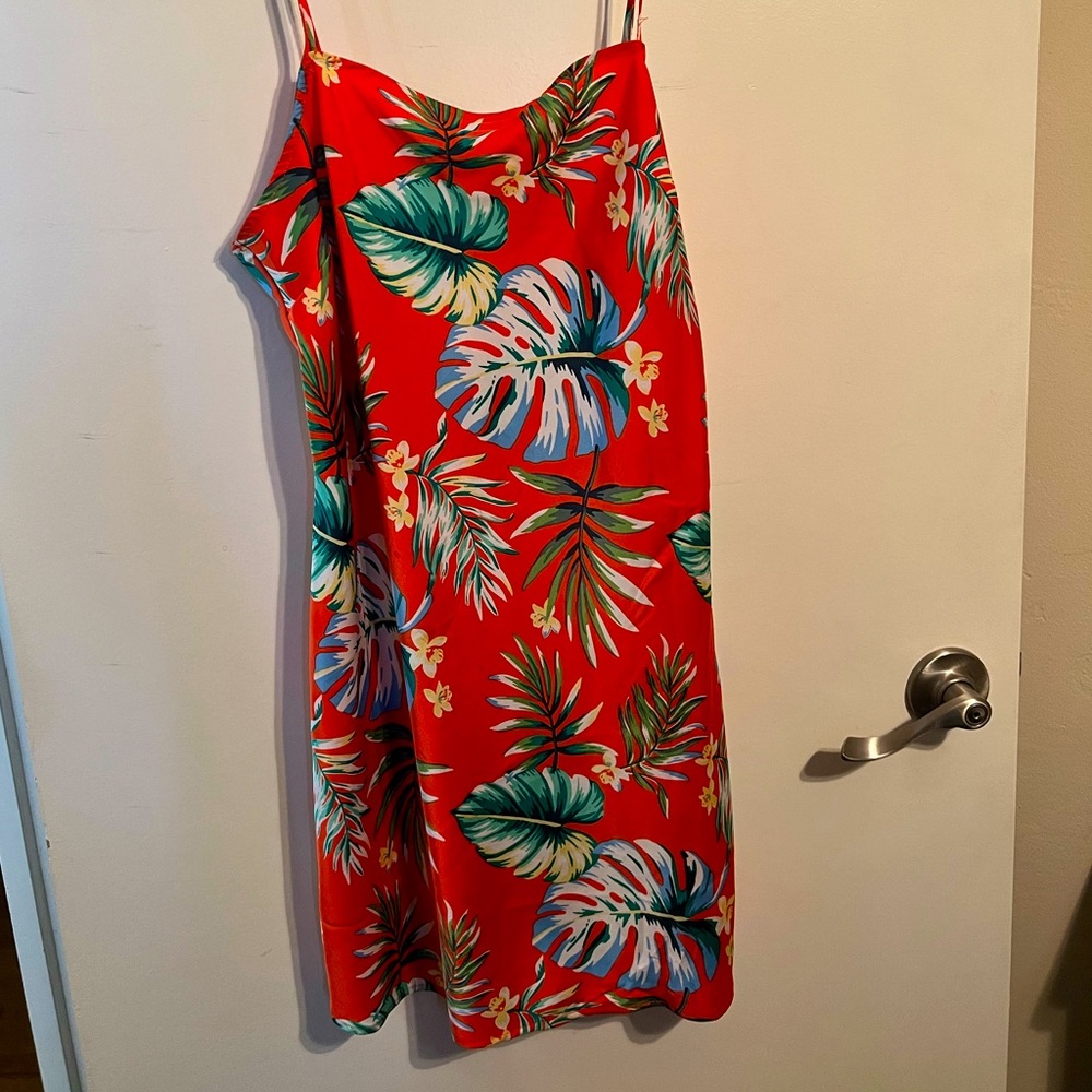 Amazing condition red tropical dress
